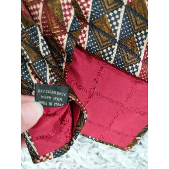 ERMENEGLIDO ZEGNA Tie 100% Silk Italy Classic 60 Red‎ Brown Geometric Rectangle